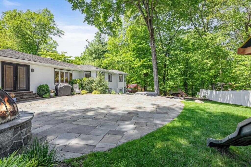 8 Beaumont Drive, New City, NY 10956 - Photo 6 of 48