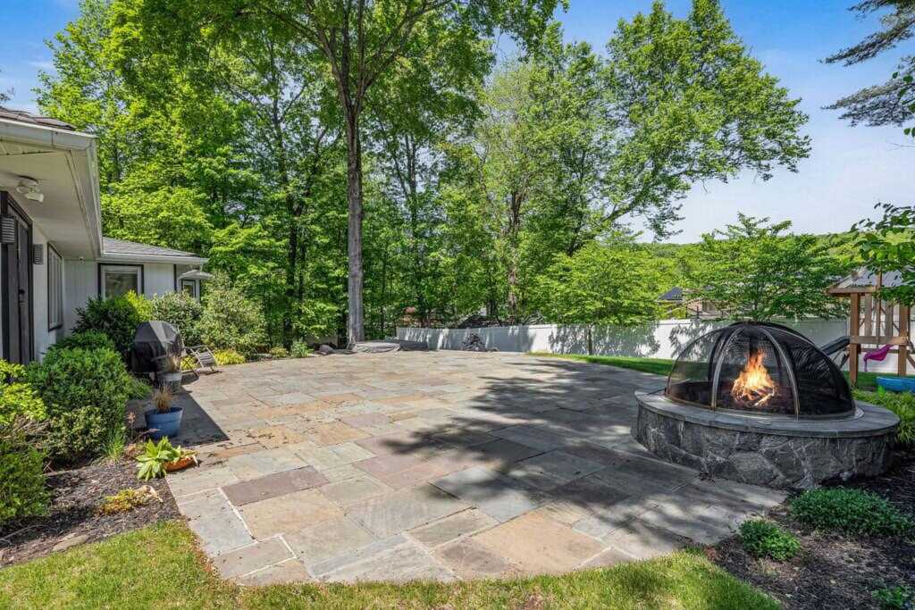 8 Beaumont Drive, New City, NY 10956 - Photo 7 of 48