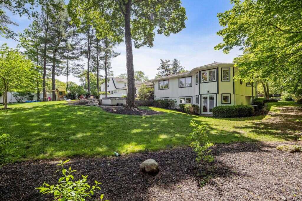 8 Beaumont Drive, New City, NY 10956 - Photo 8 of 48