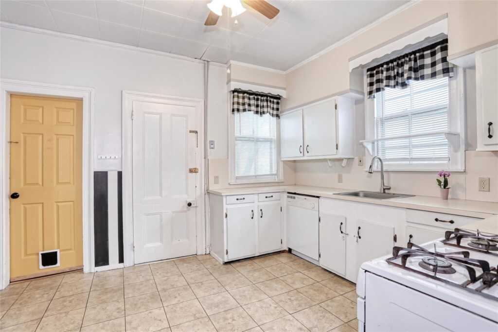 13 Hudson Avenue, Stony Point, NY 10980 - Photo 5 of 30