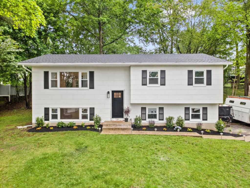 31 Pennsylvania Avenue, Valley Cottage, NY 10989
