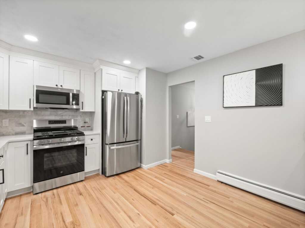 31 Pennsylvania Avenue, Valley Cottage, NY 10989 - Photo 13 of 34