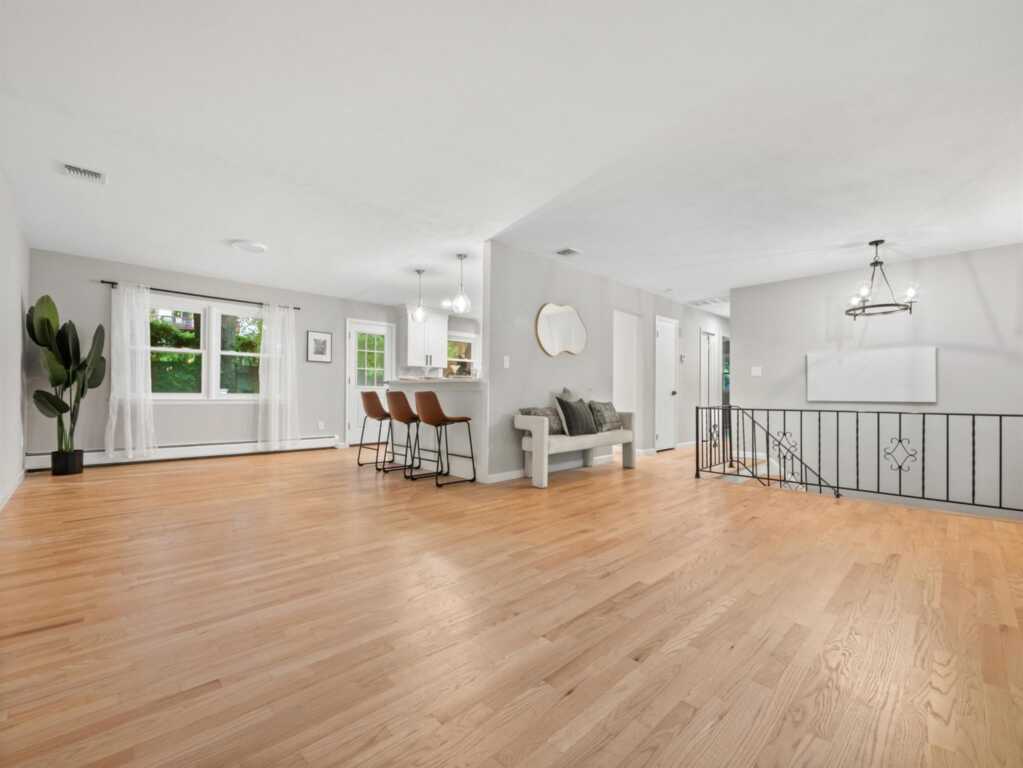 31 Pennsylvania Avenue, Valley Cottage, NY 10989 - Photo 5 of 34