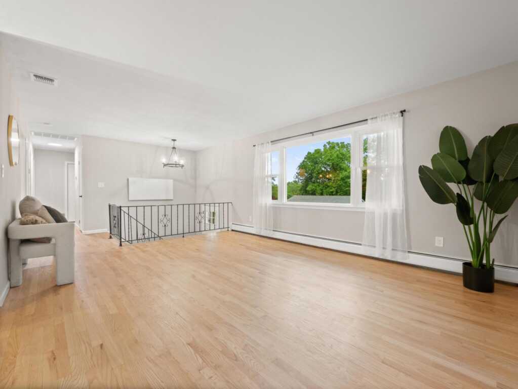 31 Pennsylvania Avenue, Valley Cottage, NY 10989 - Photo 6 of 34
