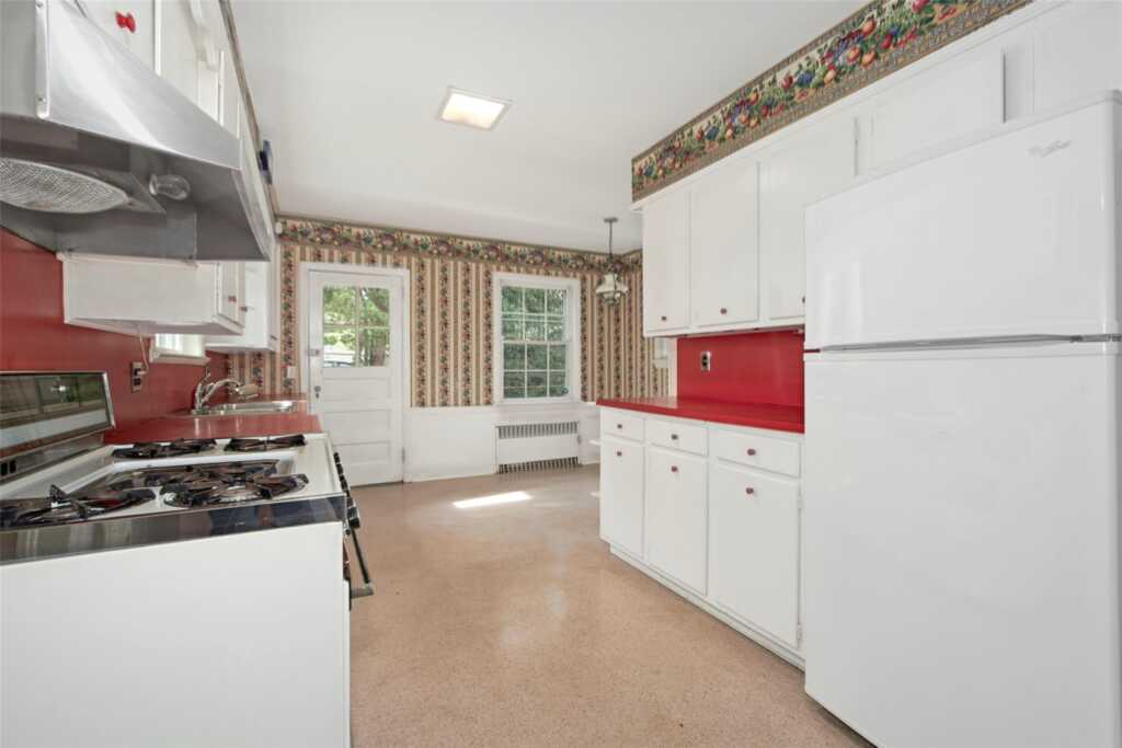 269 Betsy Brown Road, Rye, NY 10573 - Photo 12 of 23