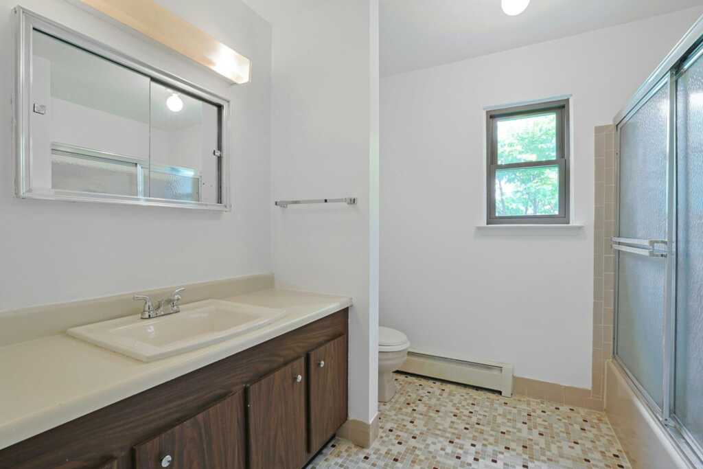 16 Quincy Lane, White Plains, NY 10605 - Photo 22 of 32