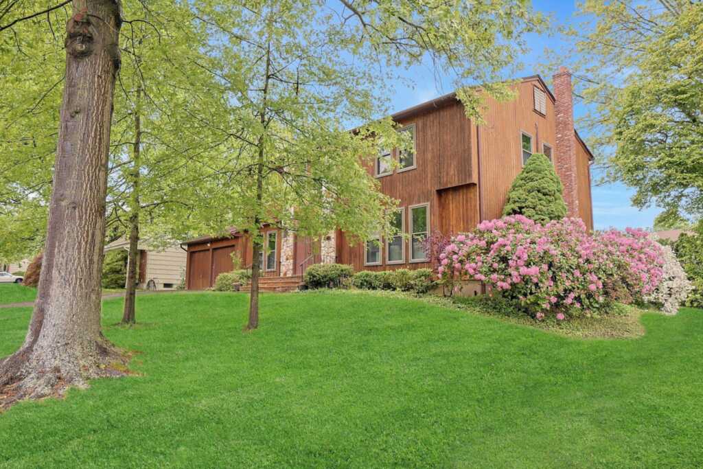16 Quincy Lane, White Plains, NY 10605 - Photo 25 of 32