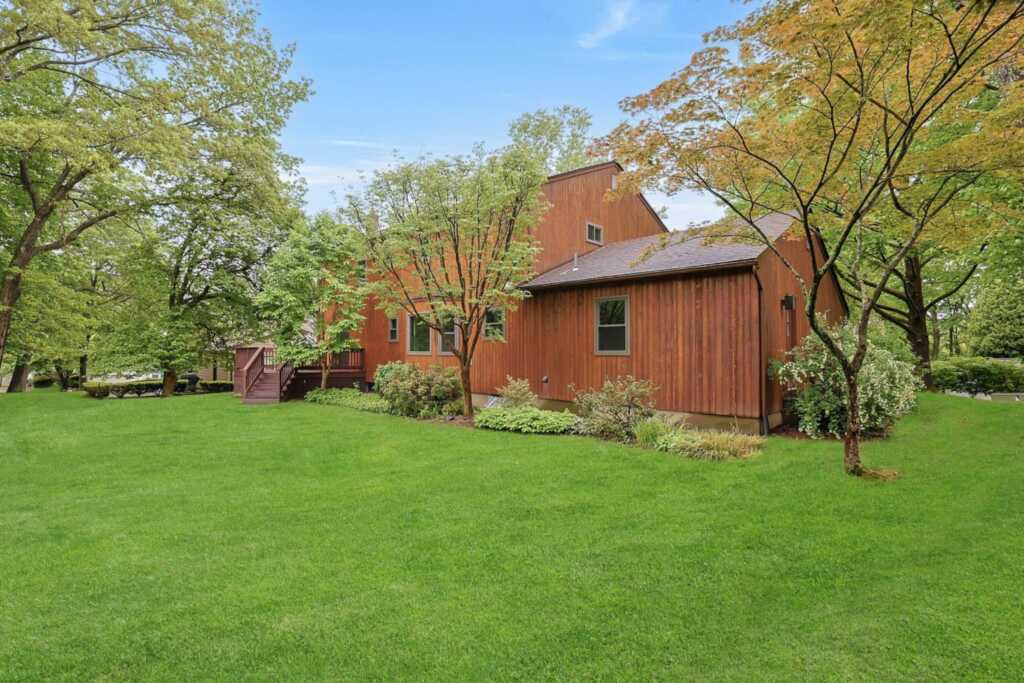 16 Quincy Lane, White Plains, NY 10605 - Photo 27 of 32