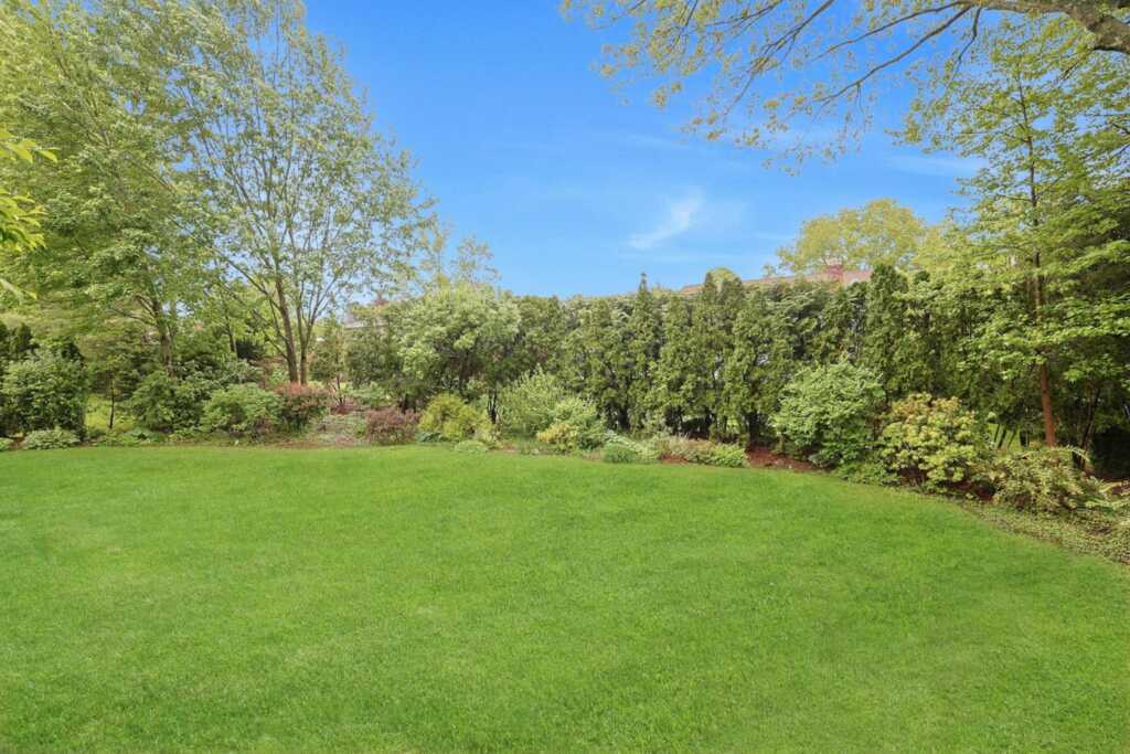 16 Quincy Lane, White Plains, NY 10605 - Photo 28 of 32