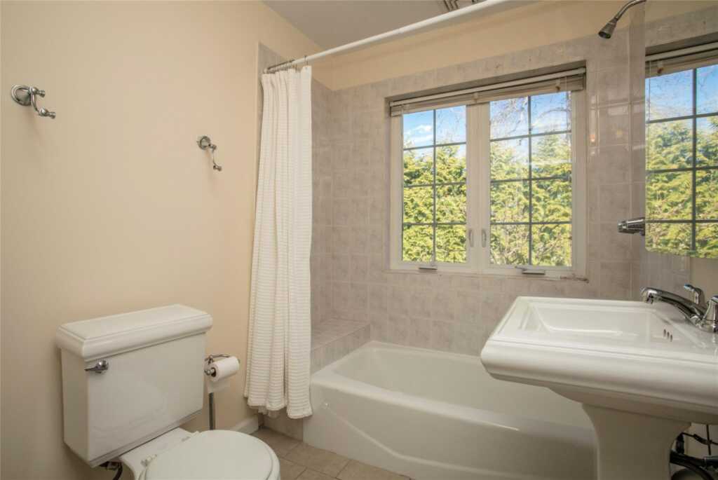 370 Oakland Beach Avenue, Rye, NY 10580 - Photo 19 of 21