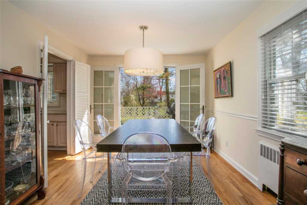 370 Oakland Beach Avenue, Rye, NY 10580 - Photo 4 of 21