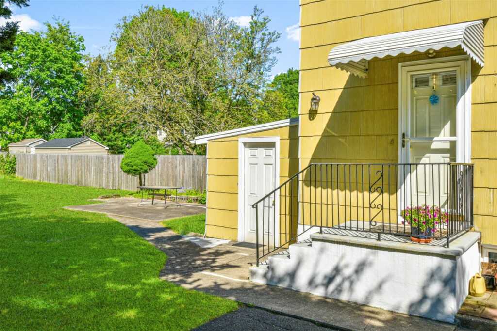 200 Jensen Avenue, Rye, NY 10543 - Photo 17 of 29