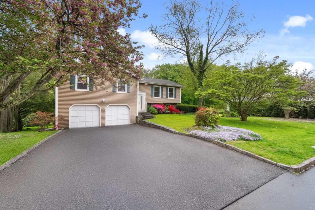 14 Monroe Drive, White Plains, NY 10605
