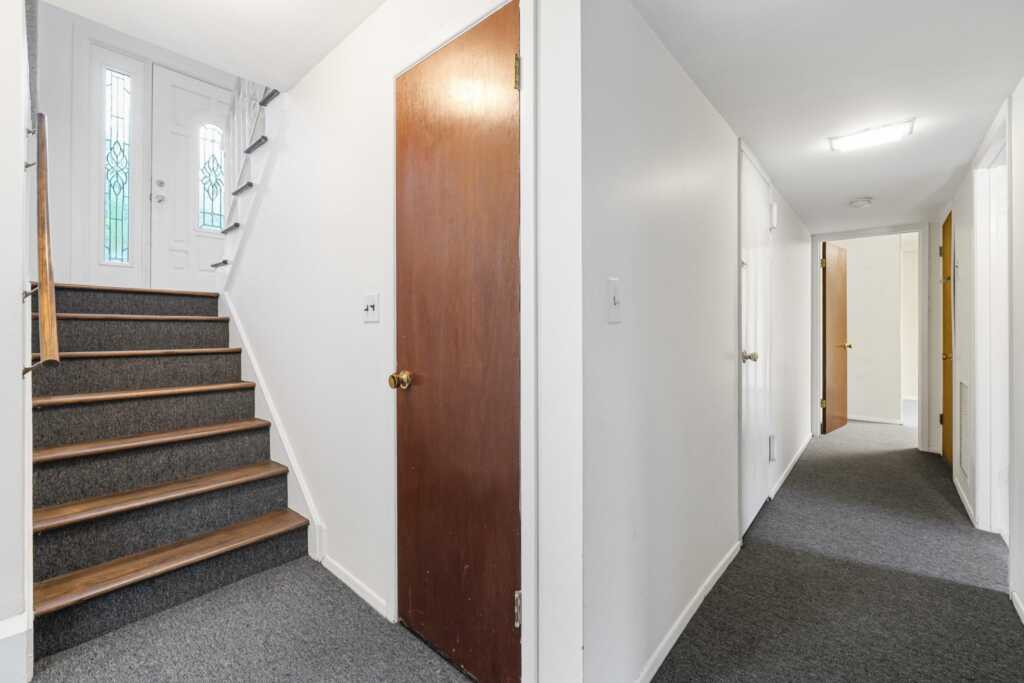 14 Monroe Drive, White Plains, NY 10605 - Photo 18 of 30