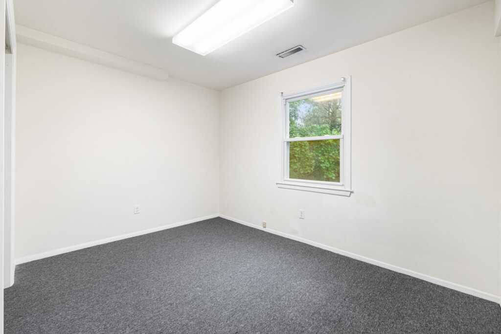 14 Monroe Drive, White Plains, NY 10605 - Photo 28 of 30
