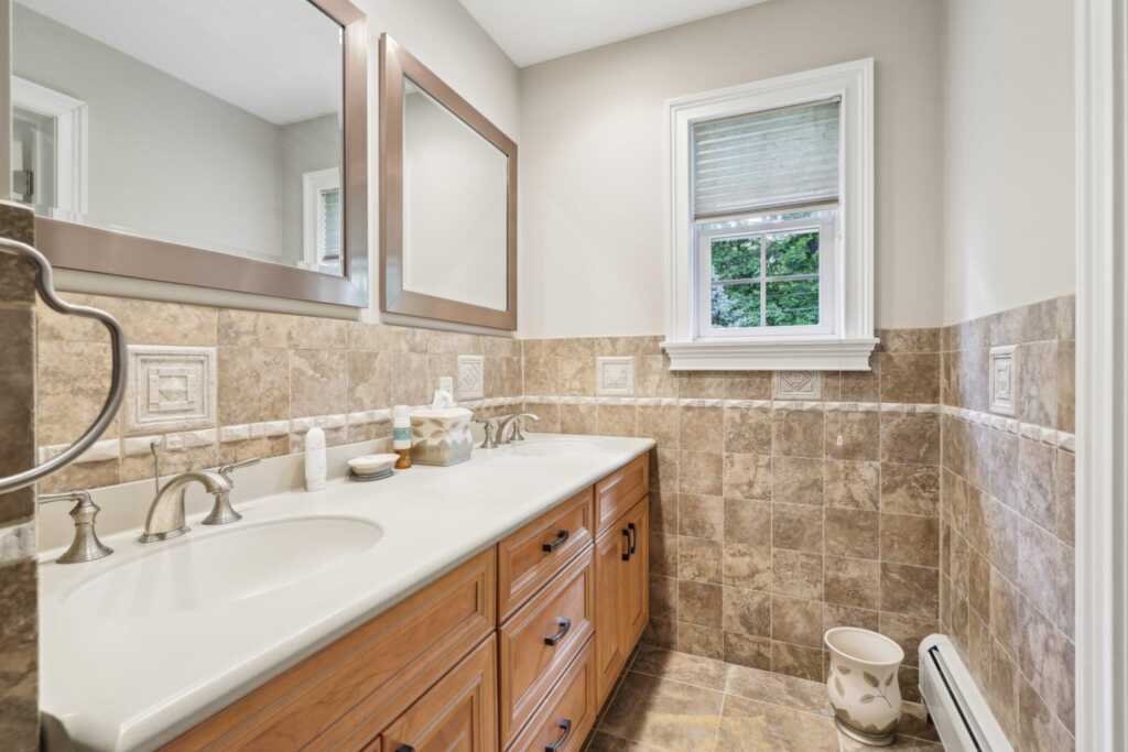 306 Old Mill Road, Valley Cottage, NY 10989 - Photo 19 of 43