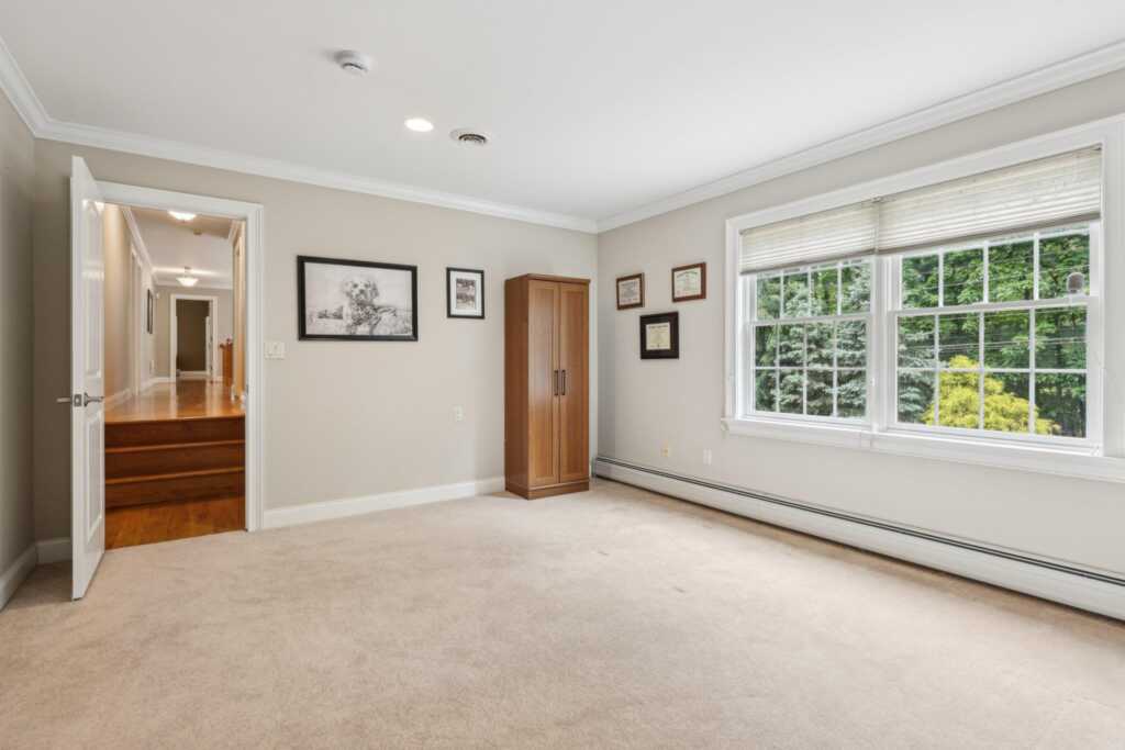 306 Old Mill Road, Valley Cottage, NY 10989 - Photo 24 of 43