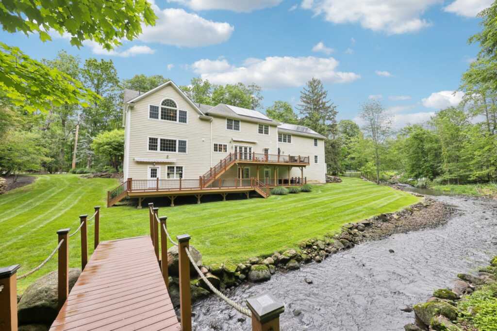 306 Old Mill Road, Valley Cottage, NY 10989 - Photo 30 of 43