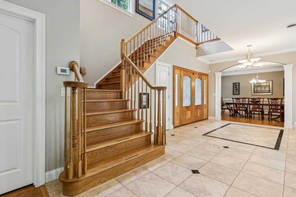 306 Old Mill Road, Valley Cottage, NY 10989 - Photo 5 of 43