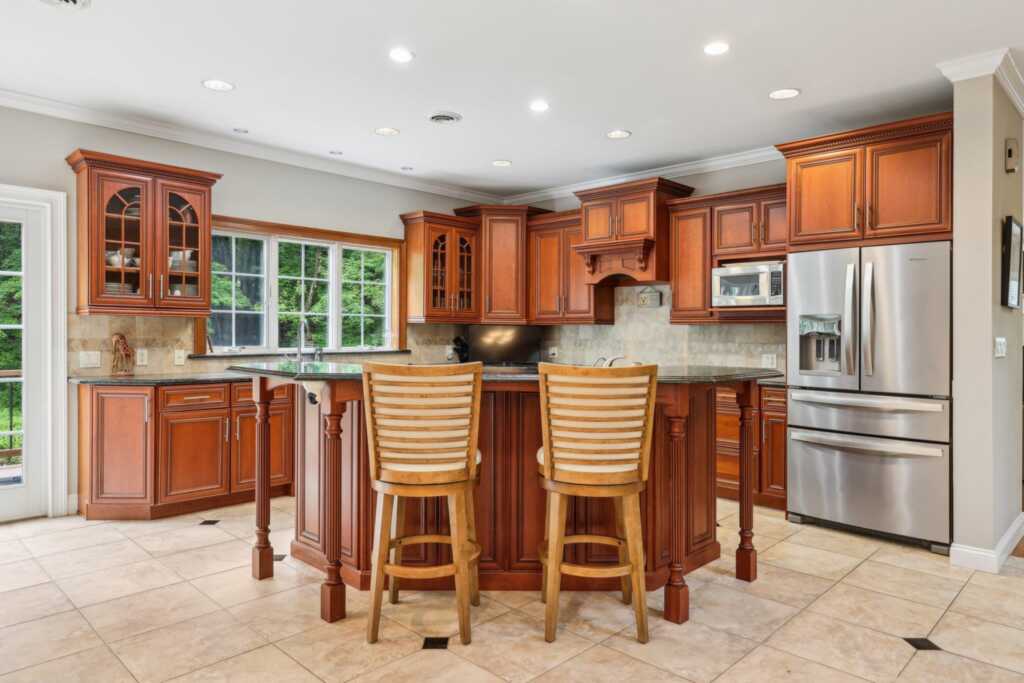 306 Old Mill Road, Valley Cottage, NY 10989 - Photo 9 of 43