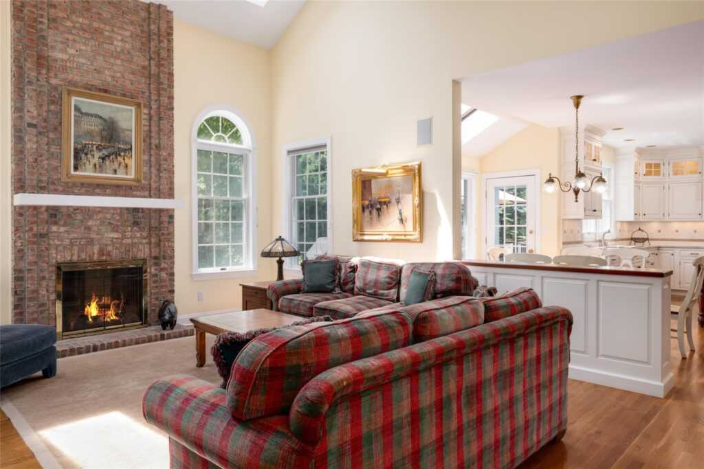 8 Paddock Road, White Plains, NY 10605 - Photo 13 of 32