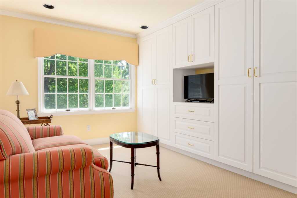 8 Paddock Road, White Plains, NY 10605 - Photo 14 of 32