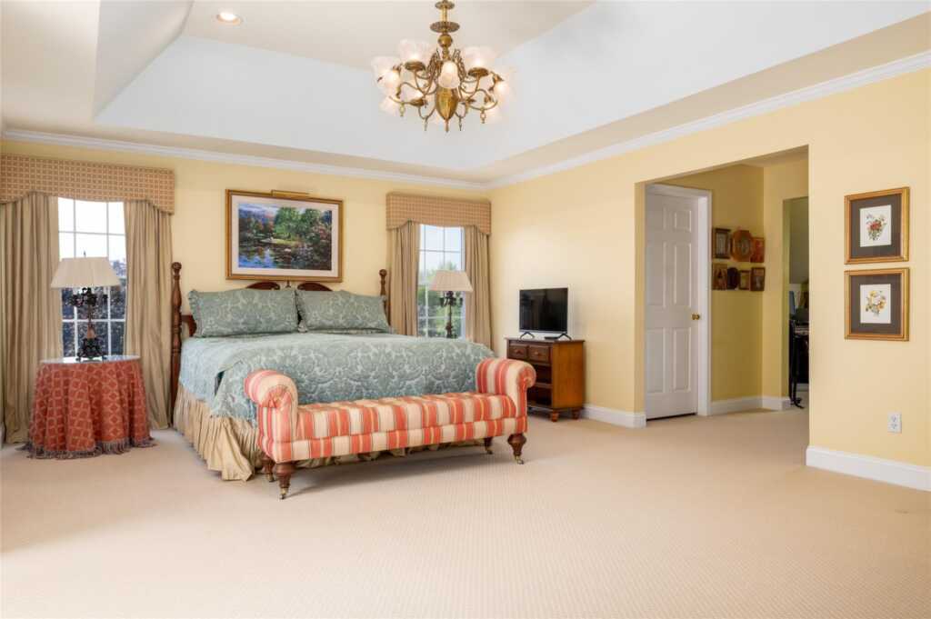 8 Paddock Road, White Plains, NY 10605 - Photo 15 of 32