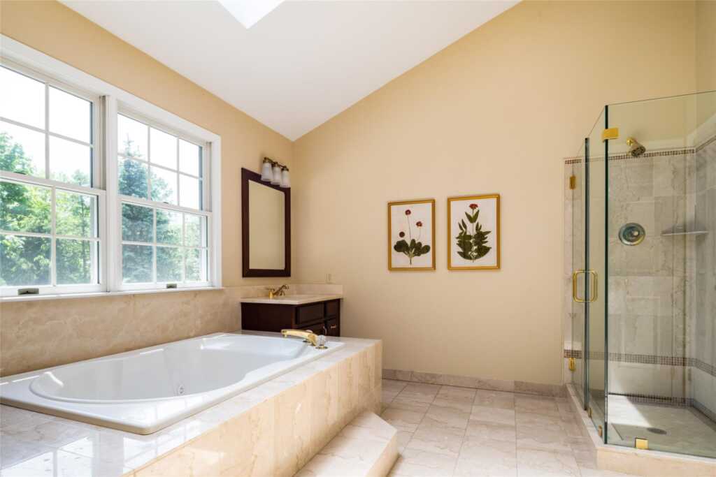 8 Paddock Road, White Plains, NY 10605 - Photo 16 of 32