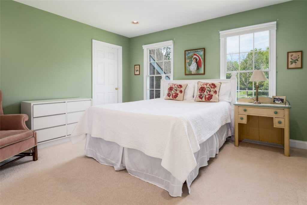 8 Paddock Road, White Plains, NY 10605 - Photo 17 of 32