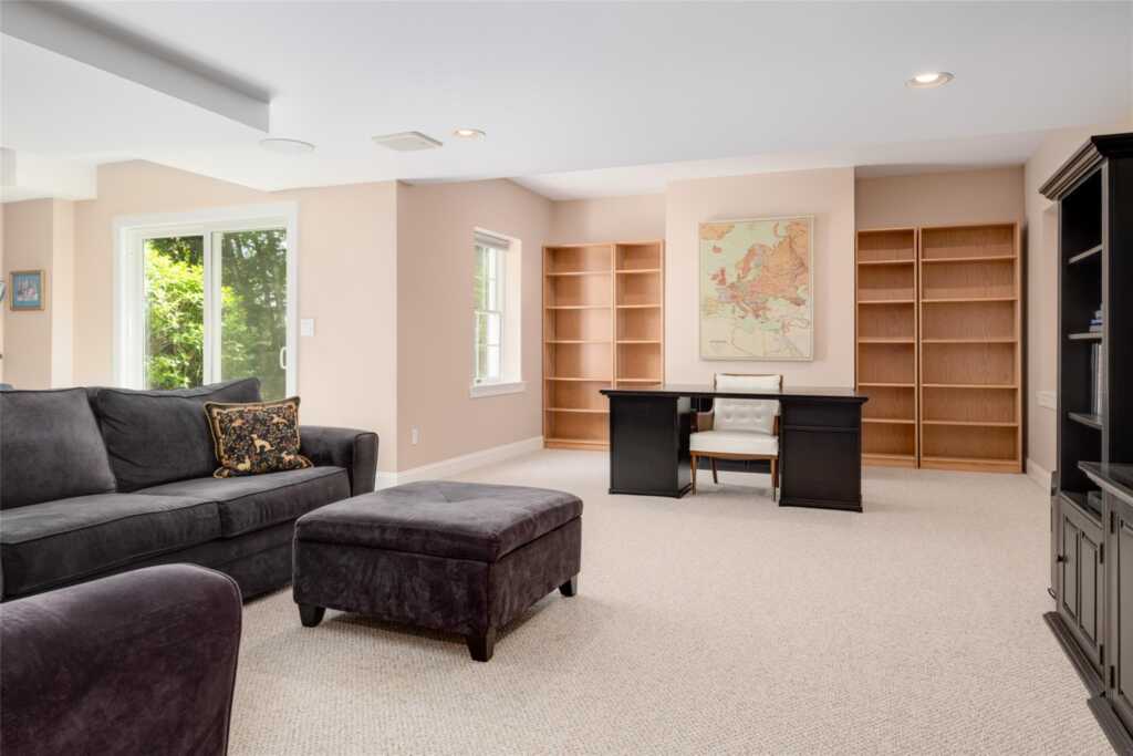 8 Paddock Road, White Plains, NY 10605 - Photo 21 of 32