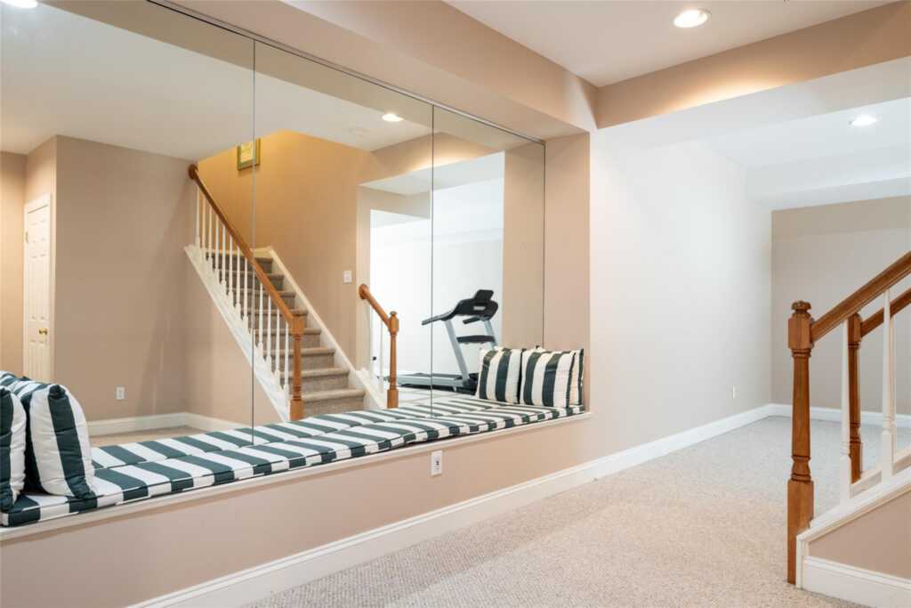8 Paddock Road, White Plains, NY 10605 - Photo 22 of 32