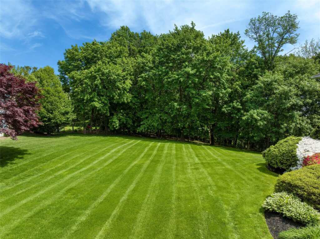 8 Paddock Road, White Plains, NY 10605 - Photo 25 of 32