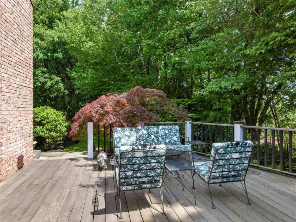 8 Paddock Road, White Plains, NY 10605 - Photo 28 of 32