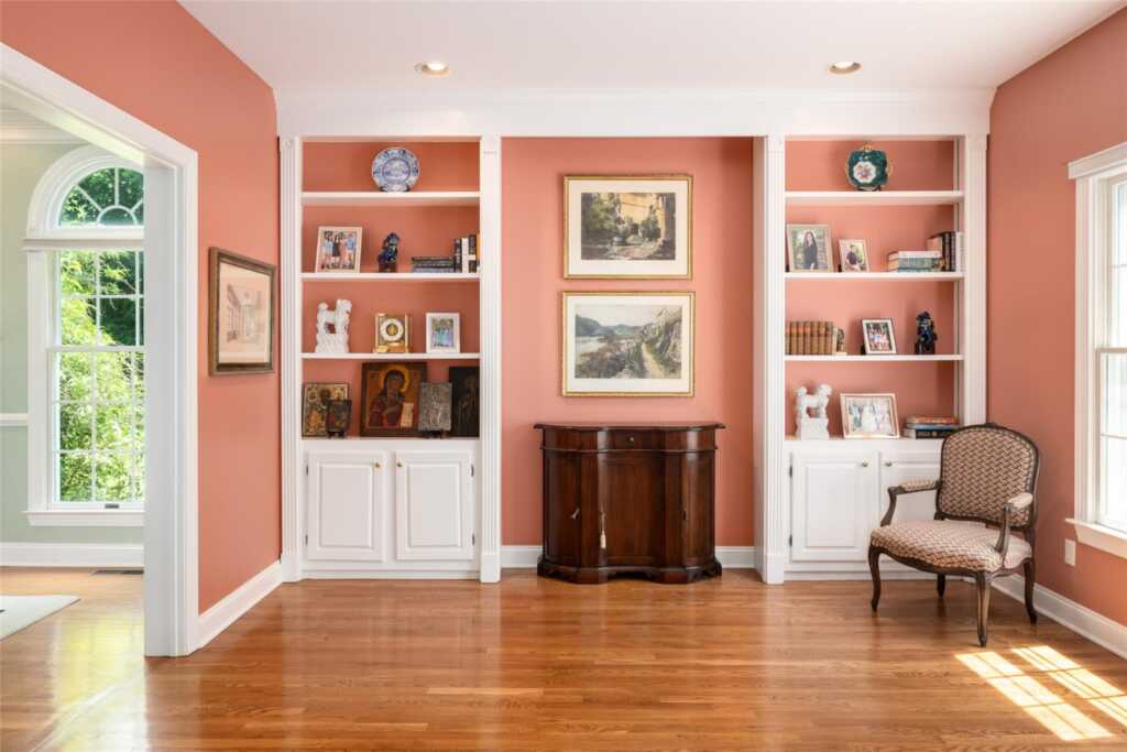 8 Paddock Road, White Plains, NY 10605 - Photo 6 of 32