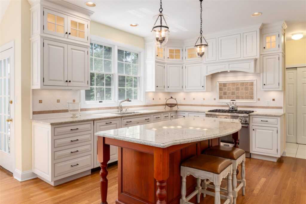 8 Paddock Road, White Plains, NY 10605 - Photo 9 of 32