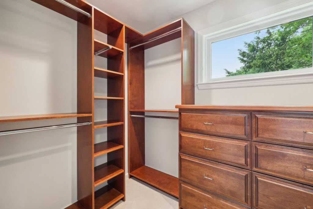 56 Rolling Way, New Rochelle, NY 10804 - Photo 20 of 47