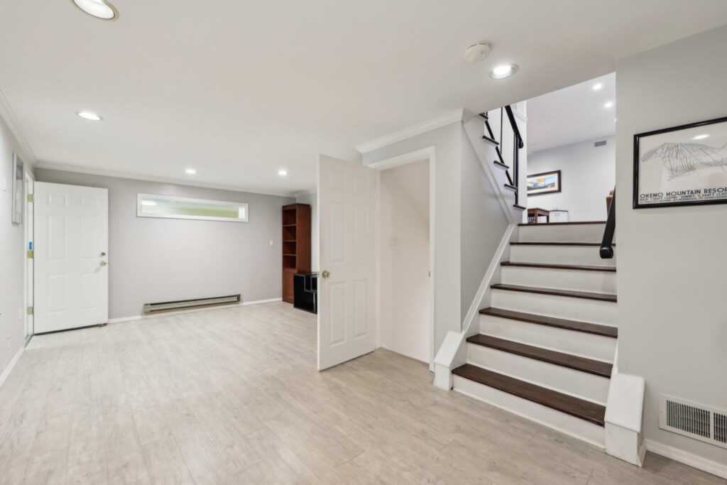 56 Rolling Way, New Rochelle, NY 10804 - Photo 29 of 47