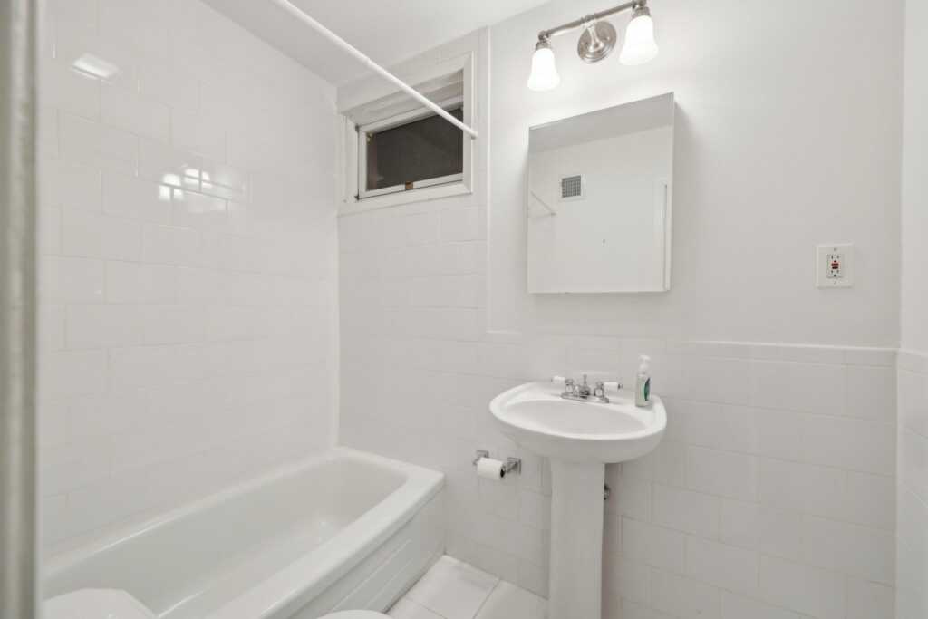 56 Rolling Way, New Rochelle, NY 10804 - Photo 37 of 47