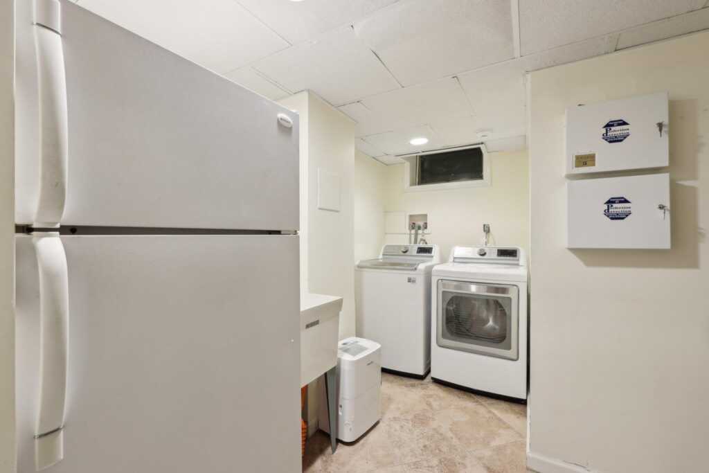 56 Rolling Way, New Rochelle, NY 10804 - Photo 38 of 47