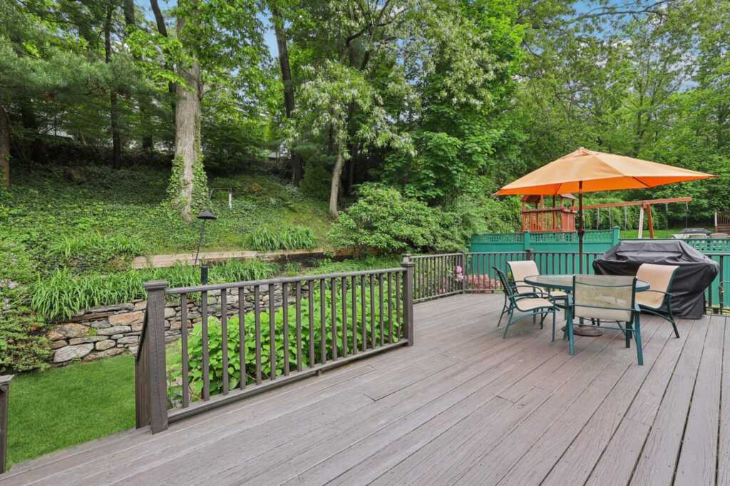 56 Rolling Way, New Rochelle, NY 10804 - Photo 40 of 47