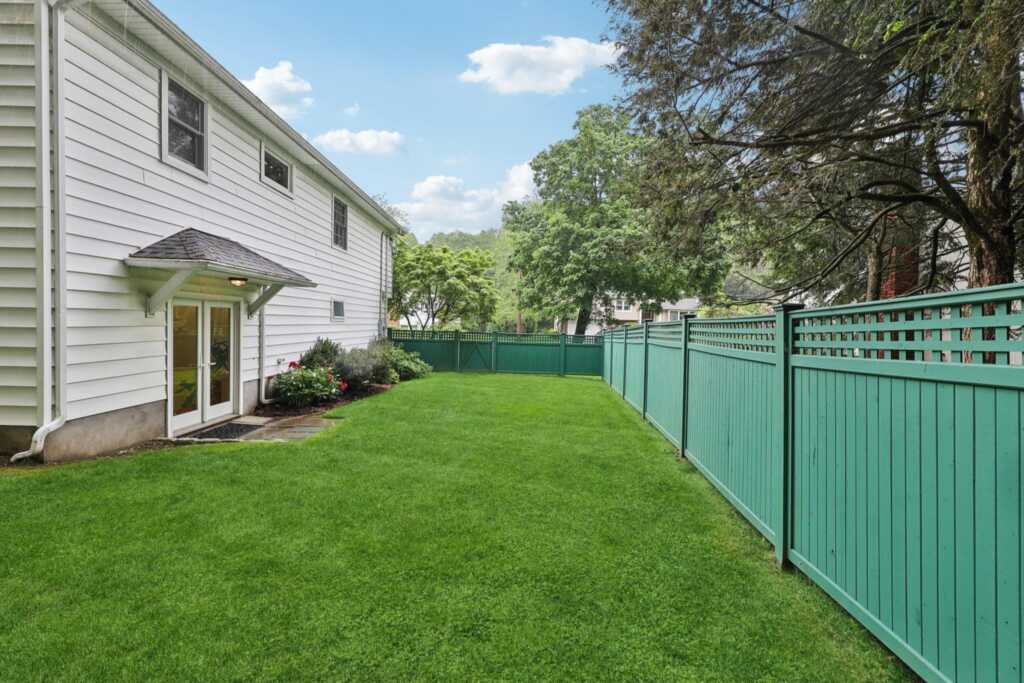 56 Rolling Way, New Rochelle, NY 10804 - Photo 41 of 47
