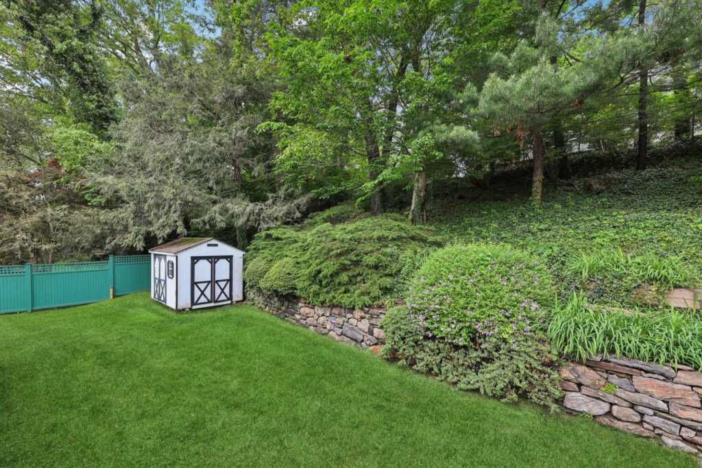 56 Rolling Way, New Rochelle, NY 10804 - Photo 42 of 47