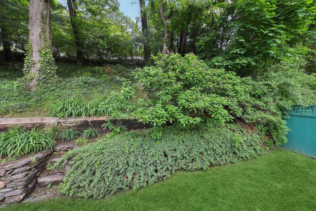 56 Rolling Way, New Rochelle, NY 10804 - Photo 44 of 47