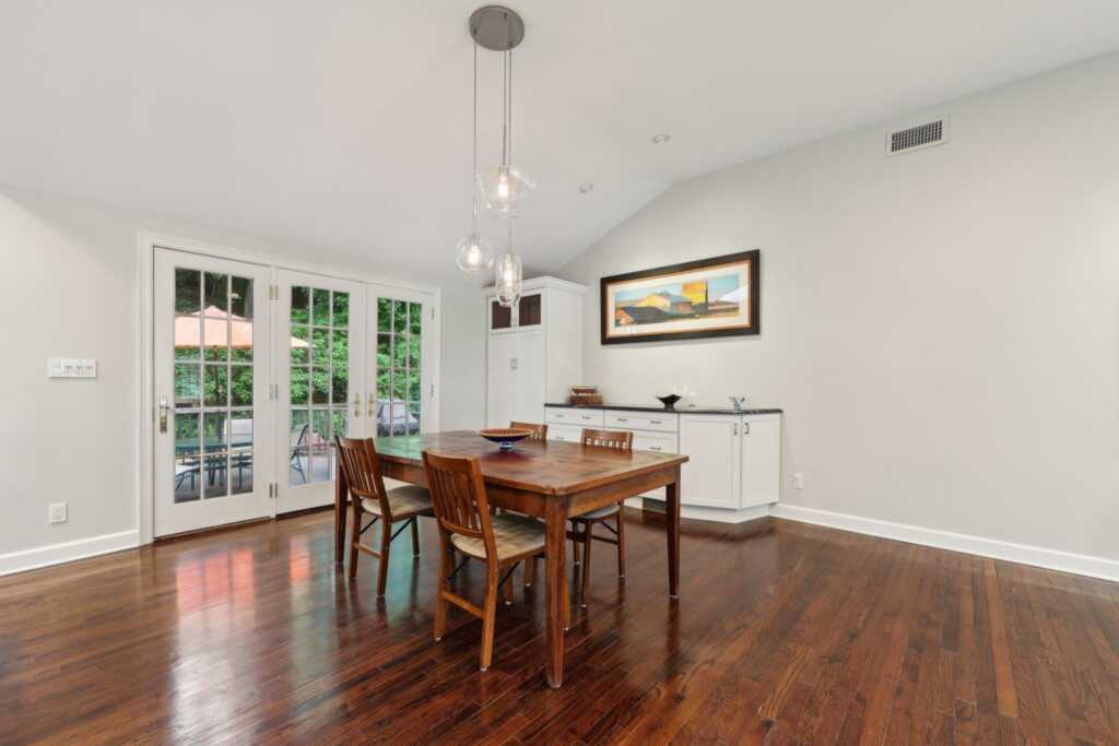 56 Rolling Way, New Rochelle, NY 10804 - Photo 8 of 47