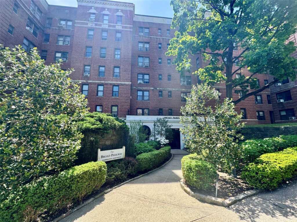 1 Broad Parkway, Unit #7S, White Plains, NY 10601