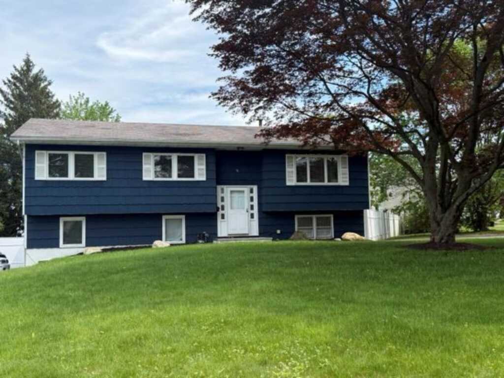 76 Amundsen Lane, New City, NY 10956