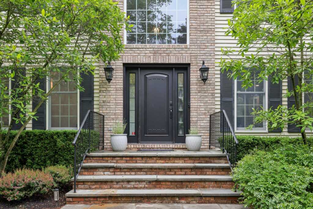18 Sandstone Trail, New City, NY 10956 - Photo 2 of 50