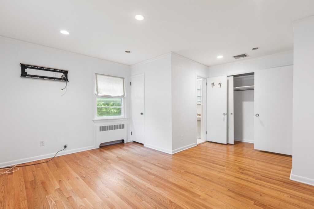 269 Woodlands Avenue, White Plains, NY 10607 - Photo 14 of 34