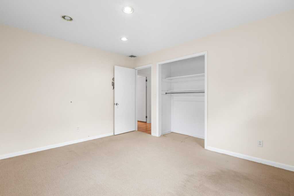 269 Woodlands Avenue, White Plains, NY 10607 - Photo 18 of 34