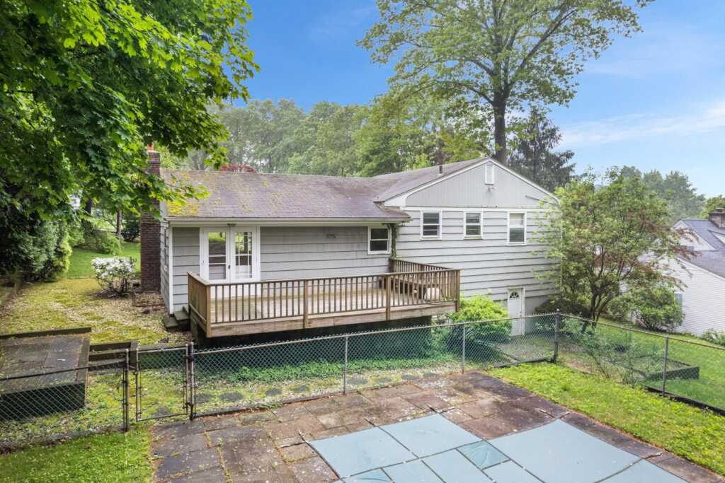 269 Woodlands Avenue, White Plains, NY 10607 - Photo 29 of 34